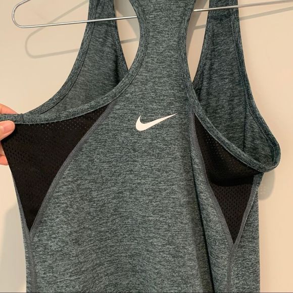 Nike Tank Top Size Small - Picture 5 of 8